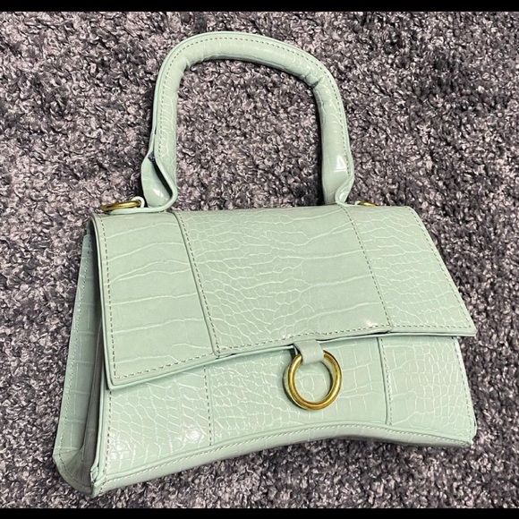 Mint green purse - Picture 1 of 3